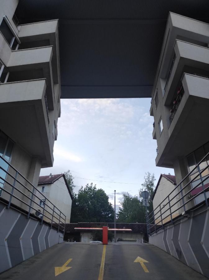 Macropolis Apartments Miskolc Esterno foto